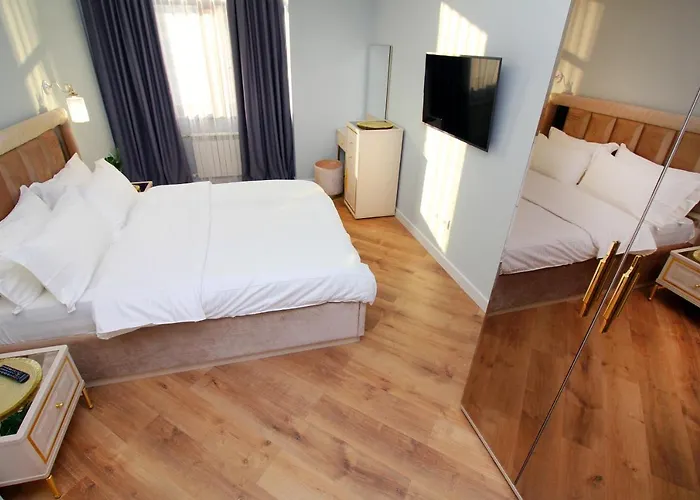 Modern, Spacious And Elegant Apt 79
