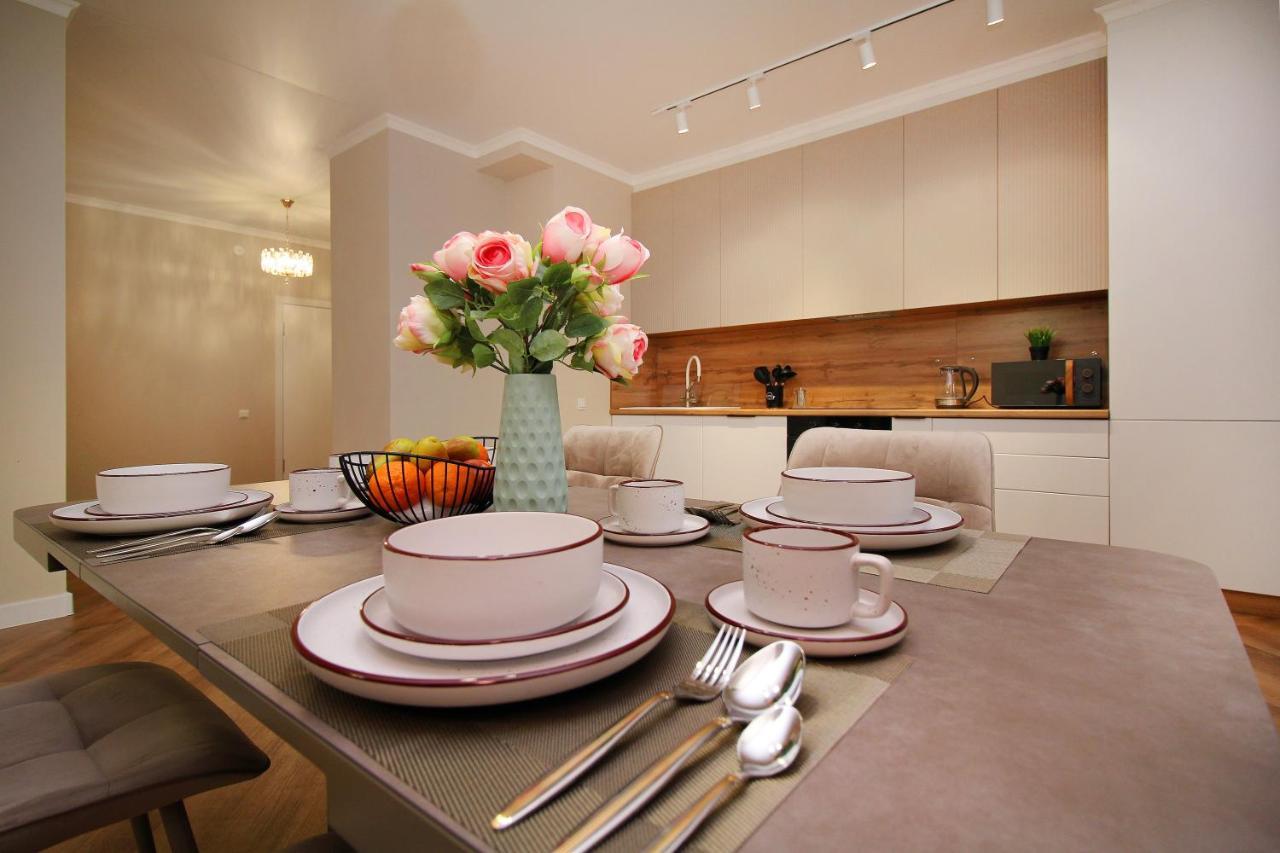 Modern, Spacious And Elegant Apartment