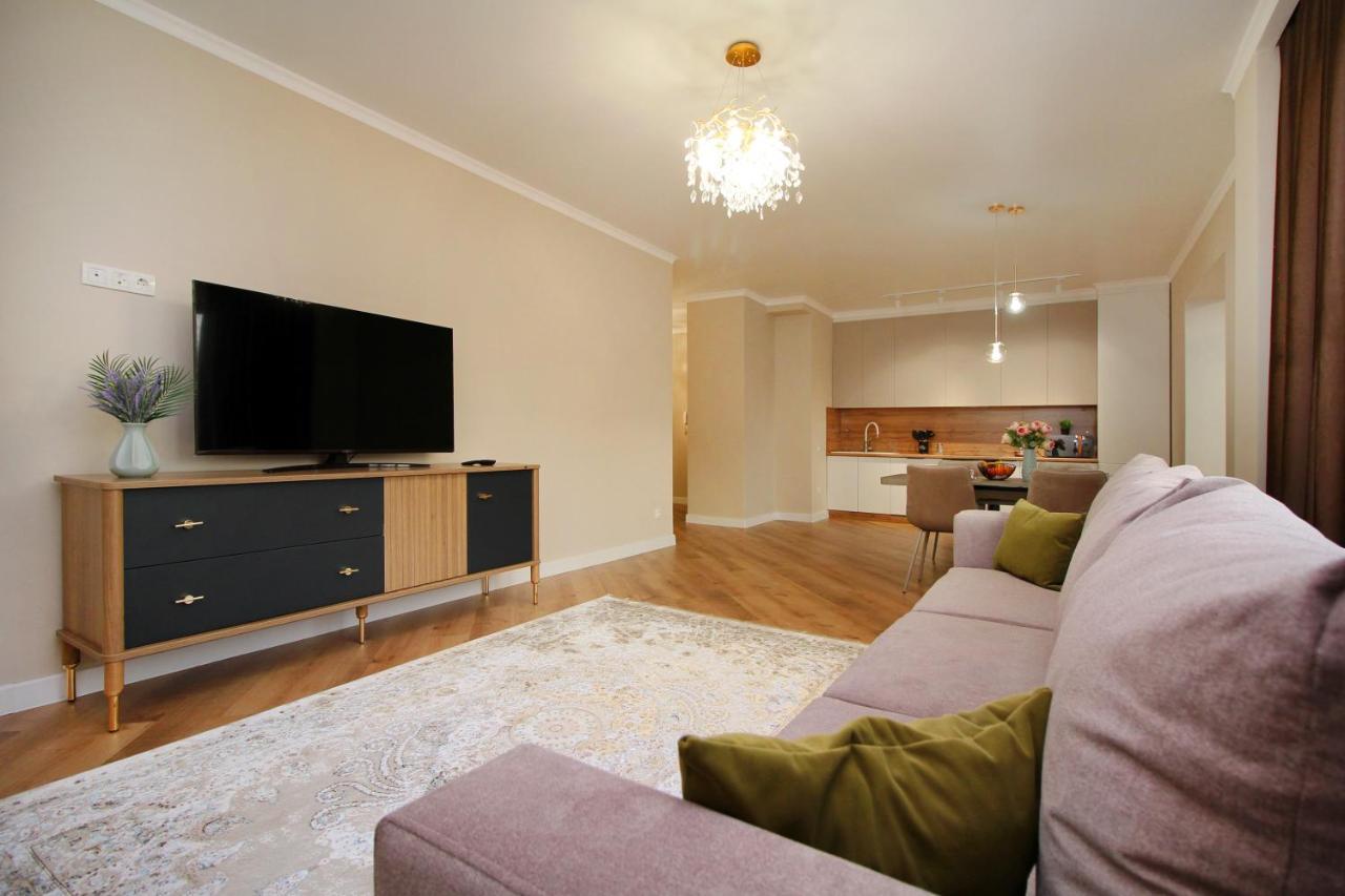 Apartment Modern, Spacious And Elegant Almaty