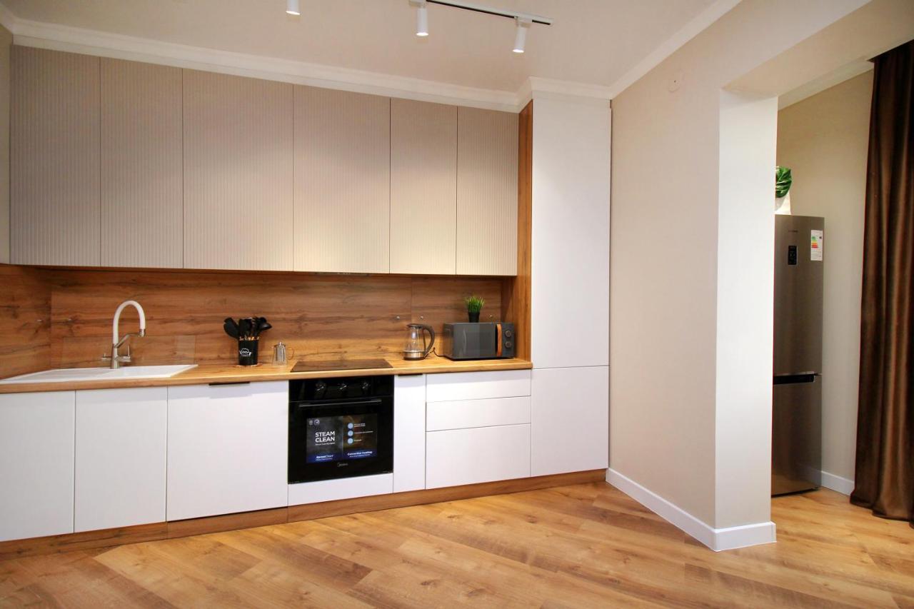 Modern, Spacious And Elegant Apartment